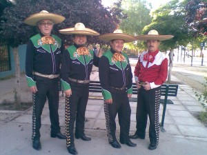 johnny luis Anuncios gratis para novios en La Cisterna |  sal y tequila mariachis serenatas en vivo, mariachis en vivo serenatas 