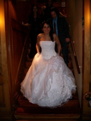 Claudia Gonzalez Novios y novias en Temuco |  vendo vestido de novia casi nuevo., hermoso vestido
