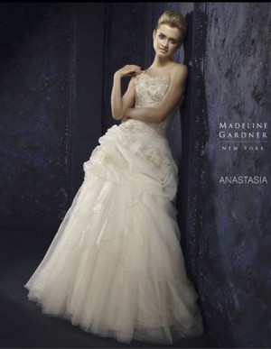 Francisca Sandoval  Novios y novias en Providencia |  Vestido de novia Importado De New York , Talla 36-40. Impecable 