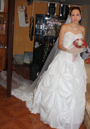 eva Anuncios gratis para novios en Santiago |  Arriendo vestido de novia, color ivory, adaptable, ...