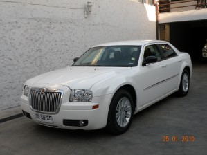CLAUDIA Anuncios gratis para novios en Independencia |  CHRYSLER 300 A&Ntilde;O 2010, PARA MATRIMONIOSY EVENTOS