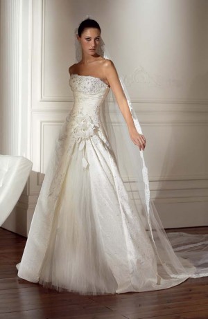 M.Paz Alamo Anuncios gratis para novios en Las Condes |  VESTIDO DE NOVIA PRONOVIAS, STRAPLESS. EXCELENTE ESTADO TALLA 38  $499.000, Modelo DOMINGO