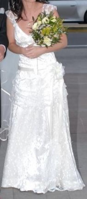 Paulina Novios y novias en Vitacura |  Vestido de novia talla 36, incluye zapatillas blancas con 8cm de taco!!!!